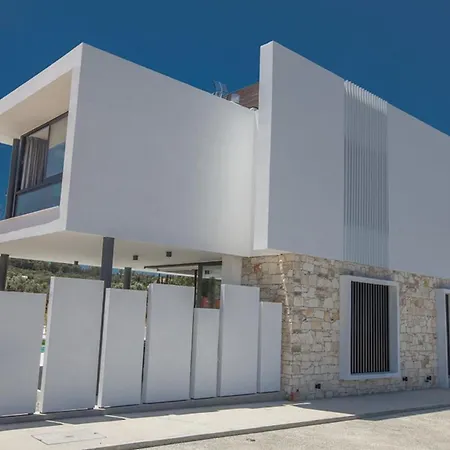 Rent Your Dream Holiday And Look Forward To Relaxing Beside Your Private Pool 1704 * Protaras
