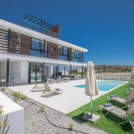Villa Rent Your Dream Holiday And Look Forward To Relaxing Beside Your Private Pool 1704 *