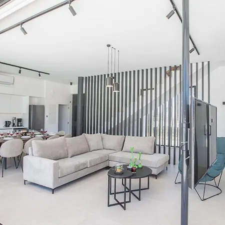 别墅 Rent Your Dream Holiday And Look Forward To Relaxing Beside Your Private Pool 1704 普罗塔拉斯
