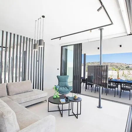 Rent Your Dream Holiday And Look Forward To Relaxing Beside Your Private Pool 1704 Villa *